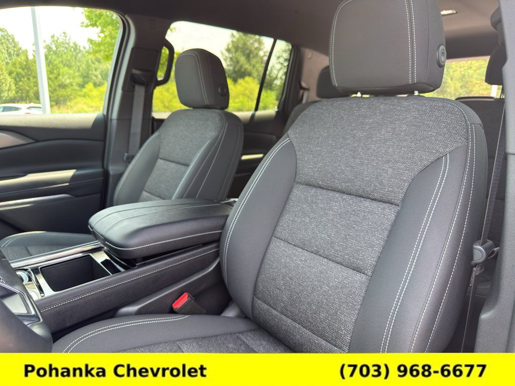 Certified 2025 Chevrolet Traverse LT w/ LPO, Floor Liner Package AWD/4WD image 22