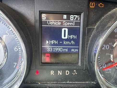 Used 2013 Chrysler Town & Country Touring FWD image 15
