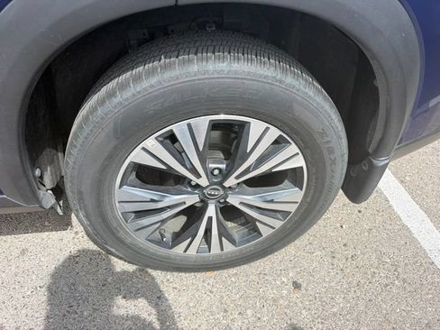 Certified 2023 Nissan Rogue SV FWD image 7