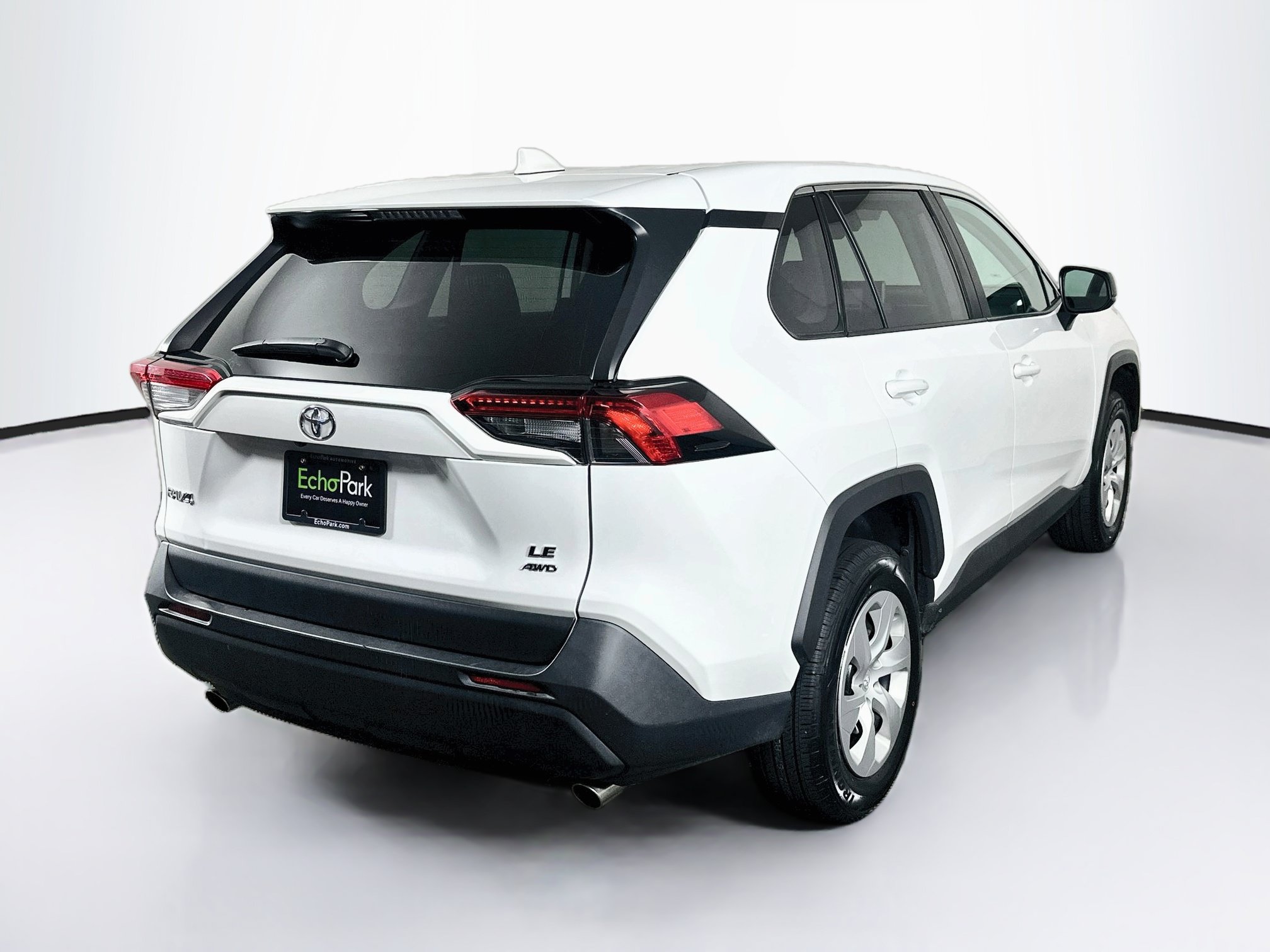Used 2024 Toyota RAV4 LE AWD/4WD image 9
