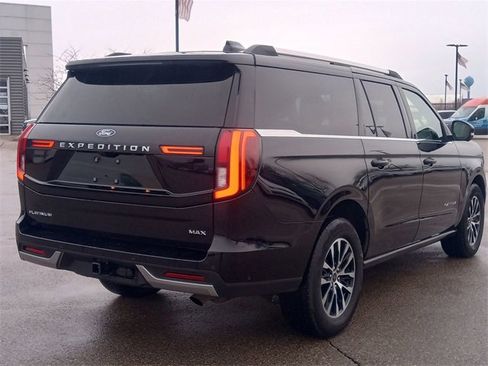 Certified 2025 Ford Expedition Max Platinum image 5
