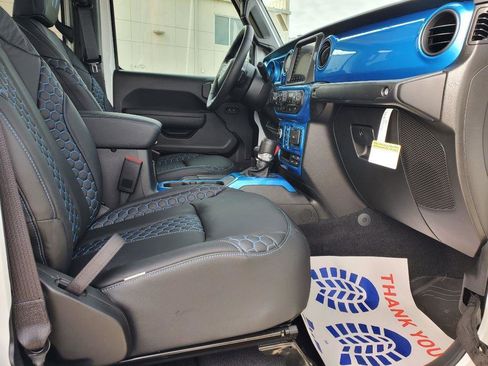 Used 2023 Jeep Gladiator Sport image 26