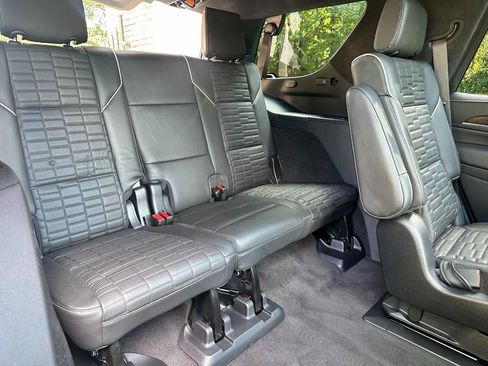 Used 2022 Cadillac Escalade Premium Luxury Platinum AWD/4WD image 35