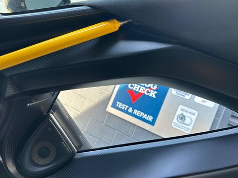 Used 2019 McLaren Senna RWD image 18