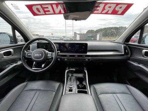 Used 2025 Kia Sorento S image 29