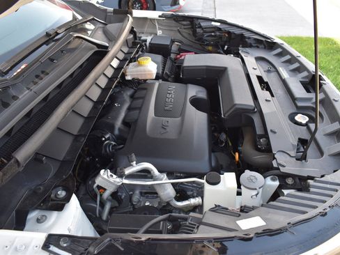 Used 2024 Nissan Pathfinder SL FWD image 21