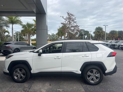 Used 2024 Toyota RAV4 XLE w/ Convenience Package image 2