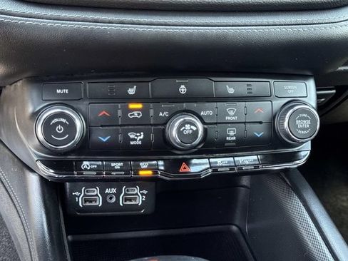 Used 2022 Dodge Durango GT RWD image 16