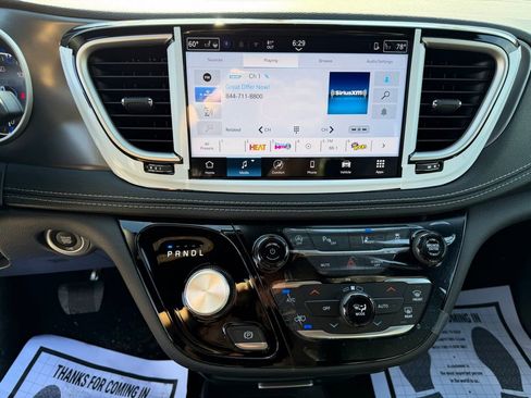 New 2026 Chrysler Pacifica Select FWD image 21