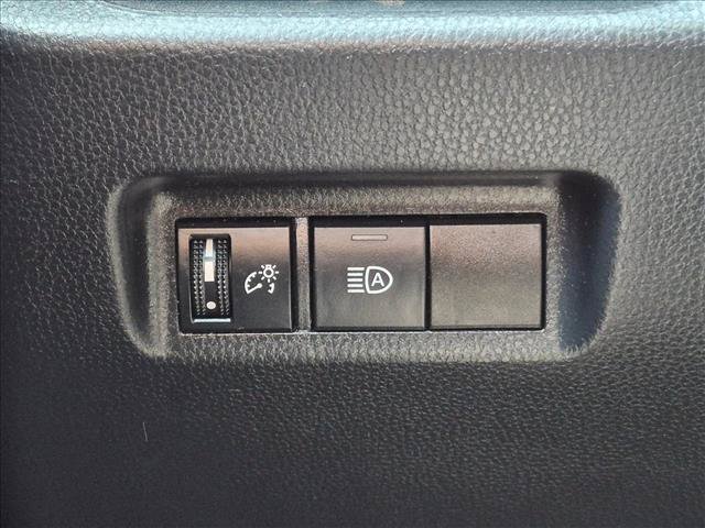 Used 2021 Toyota RAV4 LE FWD image 15