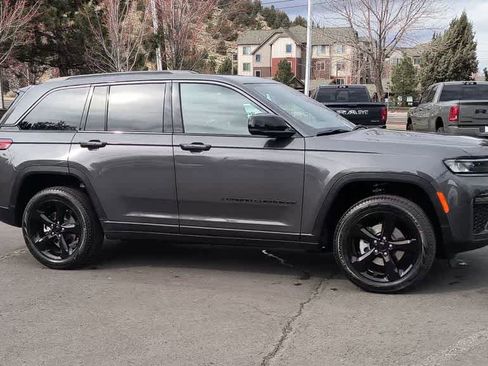 New 2026 Jeep Grand Cherokee Limited image 2