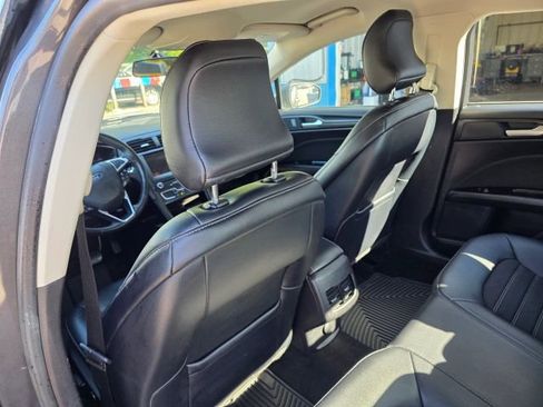 Used 2018 Ford Fusion SE w/ Equipment Group 201A image 19