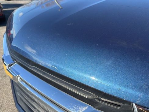 Used 2022 Chevrolet Traverse LS image 17