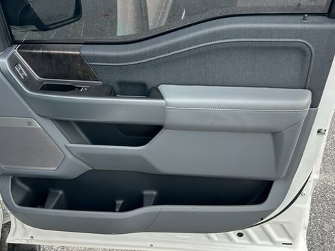 Used 2022 Ford F150 Lariat w/ Equipment Group 502A High image 44