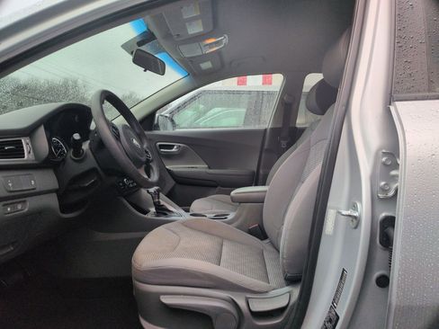 Used 2017 Kia Niro LX image 12