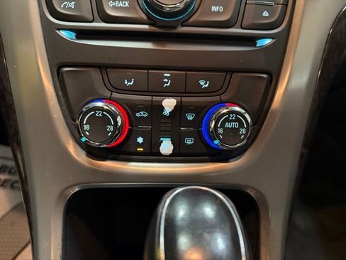 Used 2015 Buick Verano FWD image 18