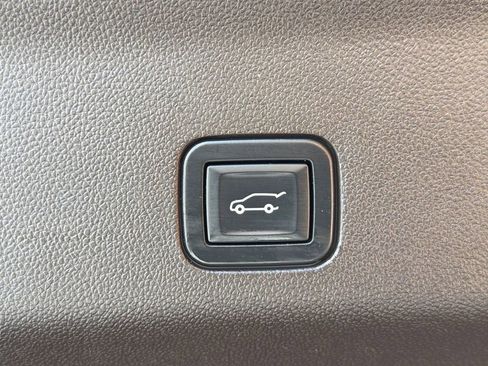 Used 2021 Chevrolet Tahoe LT w/ LT Signature Package image 37