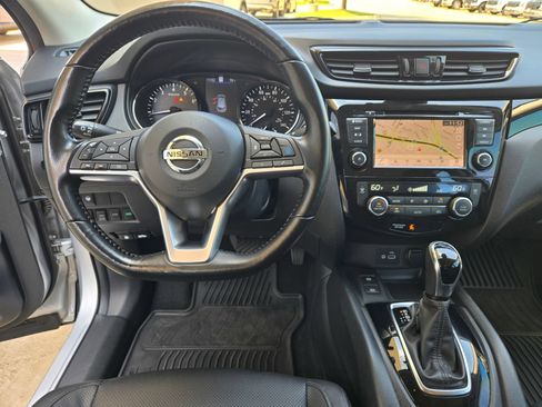 Used 2022 Nissan Rogue Sport SL AWD/4WD image 9