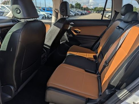 Used 2019 Volkswagen Tiguan SE AWD/4WD image 28