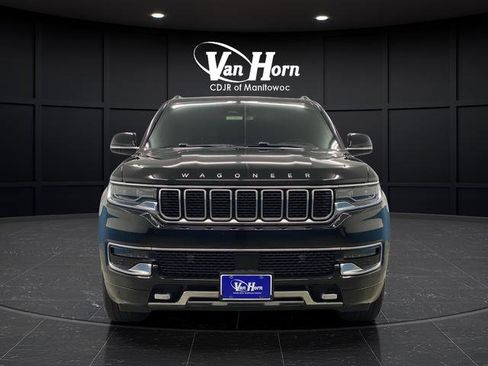 Used 2023 Jeep Wagoneer L Series III w/ Preferred Equipment Group image 11