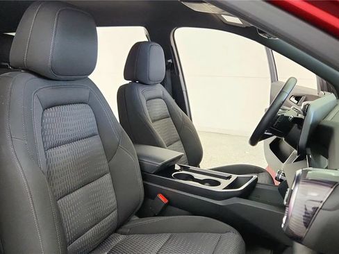 Used 2025 Chevrolet Equinox LT w/ Safety and Technology Package FWD image 31
