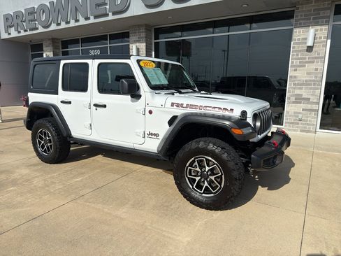 Used 2025 Jeep Wrangler Unlimited Rubicon AWD/4WD image 1