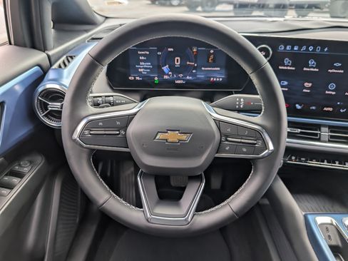 Used 2024 Chevrolet Equinox EV LT FWD image 23
