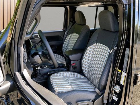 New 2026 Jeep Gladiator Sport AWD/4WD image 19