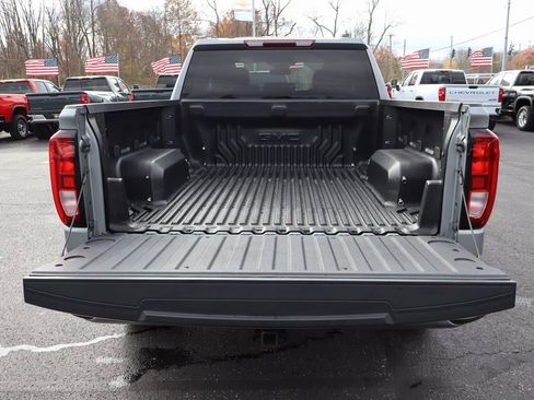 Used 2023 GMC Sierra 1500 Elevation image 28