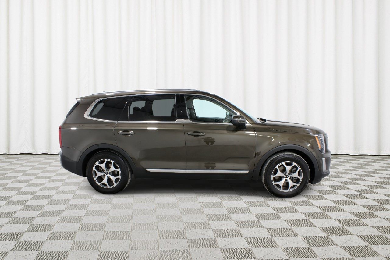 Used 2021 Kia Telluride EX w/ Towing Package AWD/4WD image 2