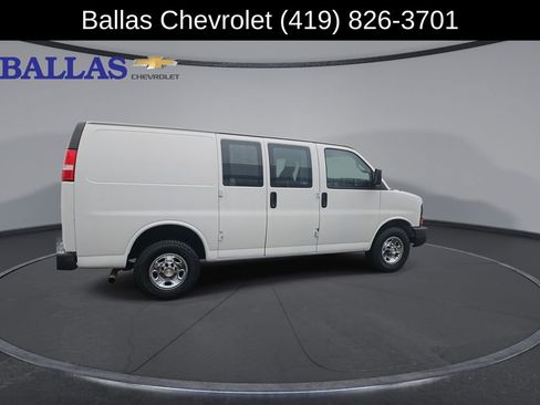Certified 2016 Chevrolet Express 2500 image 9