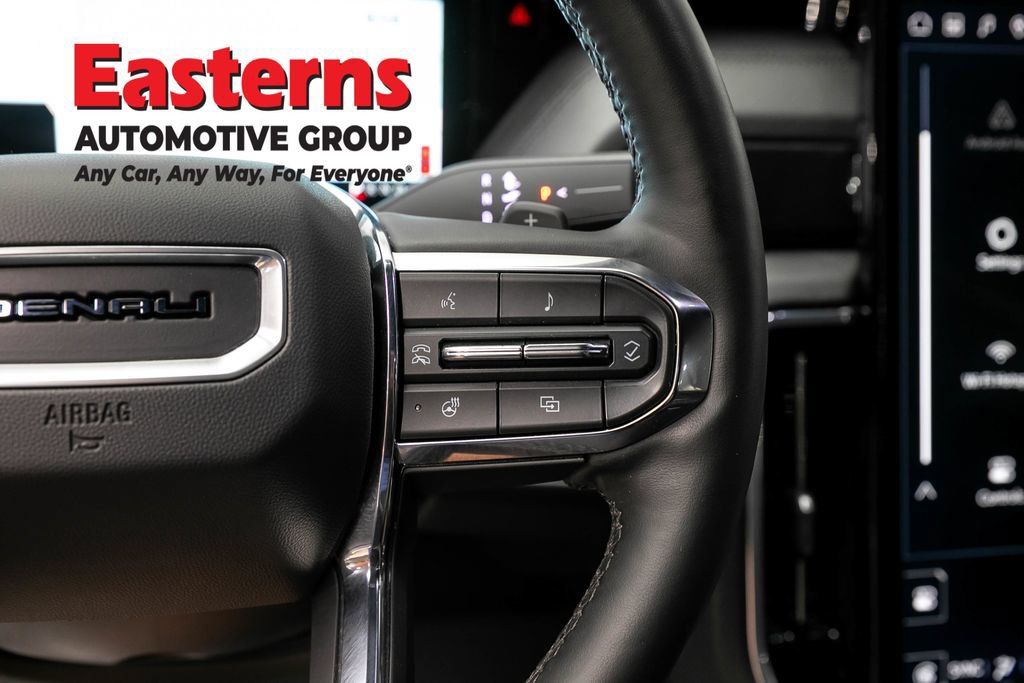 Used 2025 GMC Yukon Denali AWD/4WD image 17