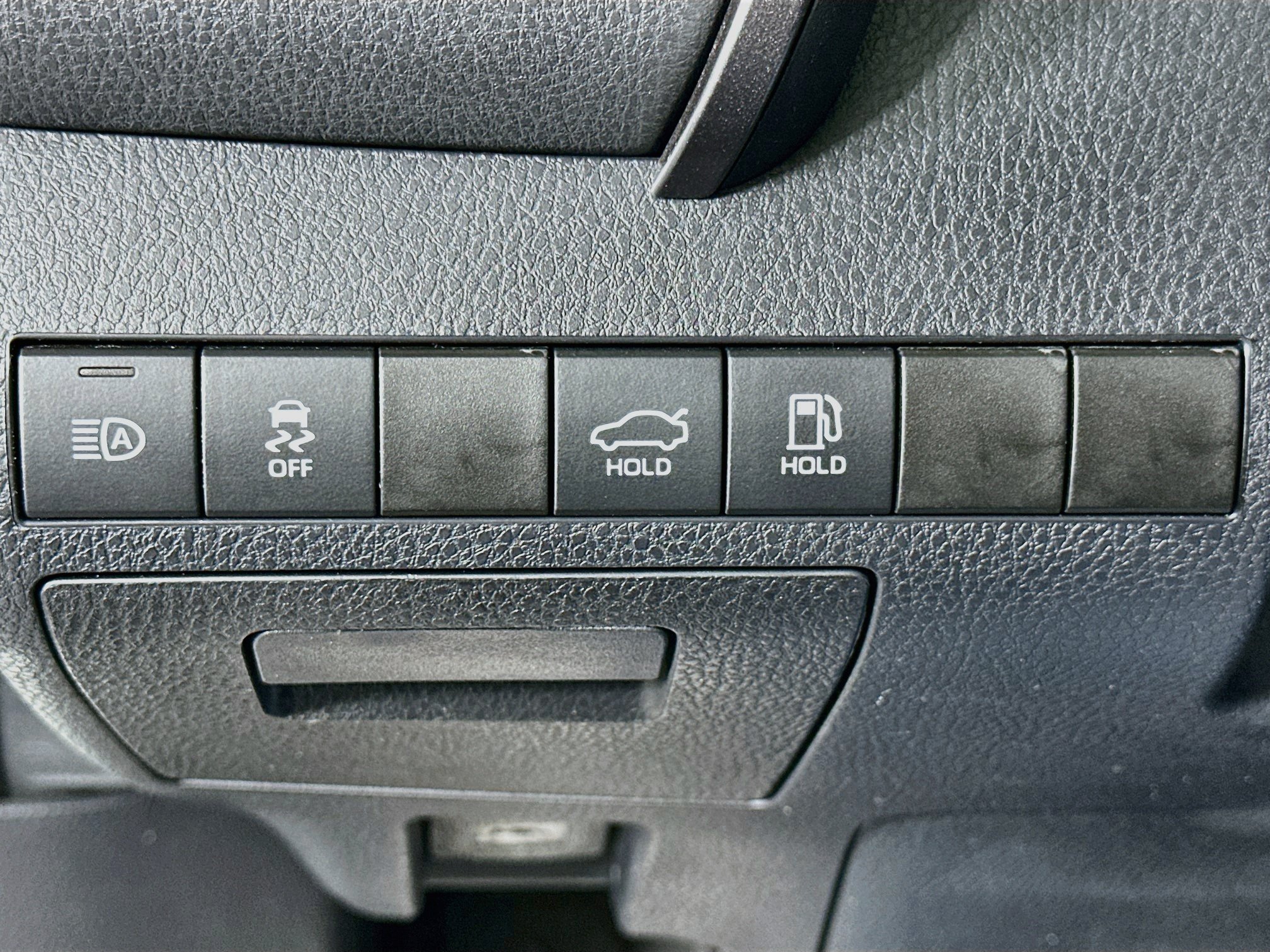 Used 2022 Toyota Camry SE w/ Audio Upgrade Package FWD image 17