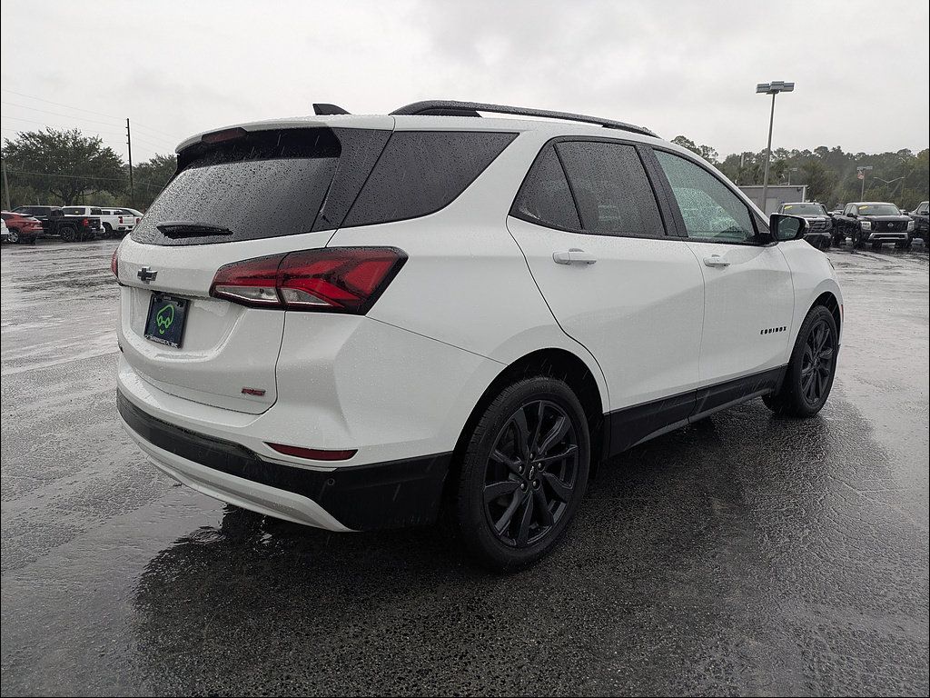 Used 2022 Chevrolet Equinox RS w/ Infotainment Package FWD image 6