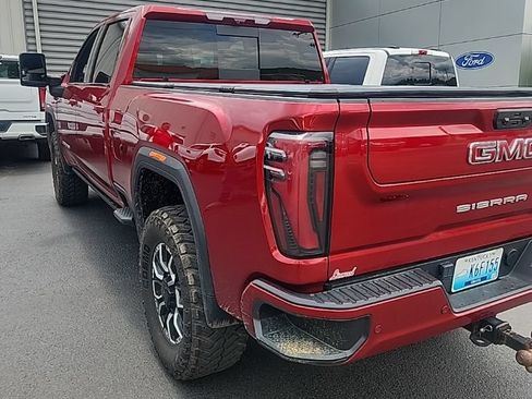 Used 2024 GMC Sierra 2500 AT4 w/ AT4 Premium Plus Package AWD/4WD image 4