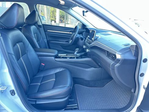 Used 2024 Nissan Altima 2.5 SR image 17