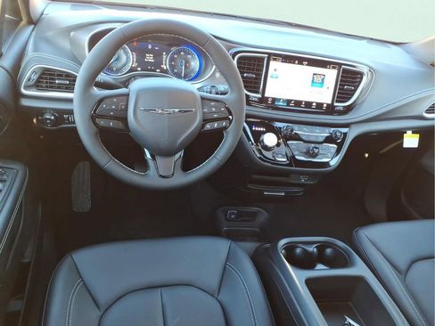 New 2026 Chrysler Pacifica Select w/ S Appearance Package AWD/4WD image 13