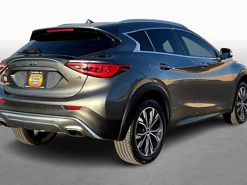Used 2017 INFINITI QX30 Premium w/ Navigation Package image 2