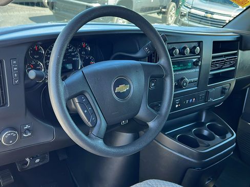 Certified 2025 Chevrolet Express 3500 LT w/ LT Preferred Equipment Group RWD image 17