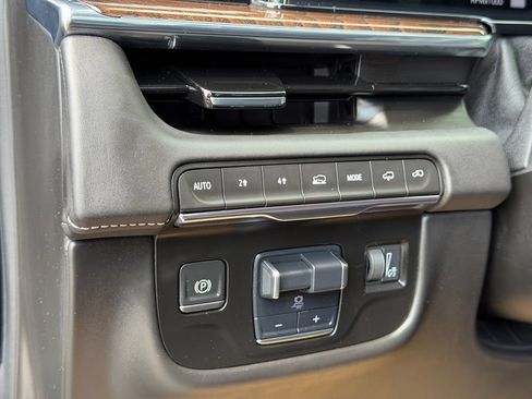 Used 2021 Cadillac Escalade ESV Sport Platinum AWD/4WD image 25