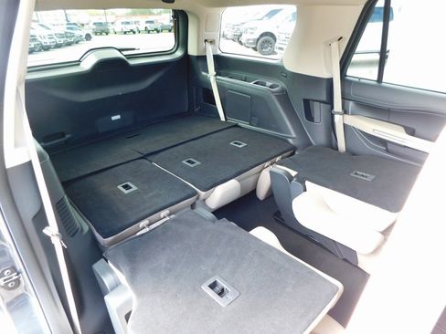 Used 2024 Ford Expedition Limited image 32