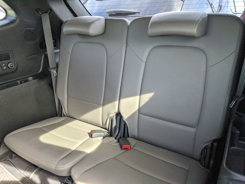 Used 2017 Hyundai Santa Fe Limited image 16