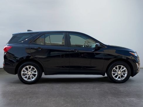 Used 2021 Chevrolet Equinox LS AWD/4WD image 4