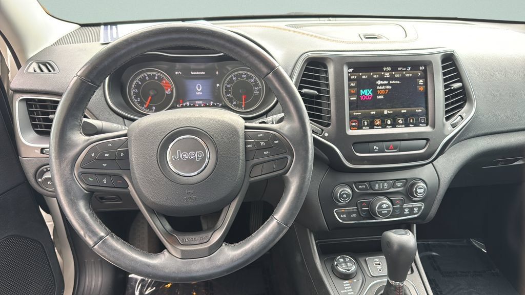 Used 2019 Jeep Cherokee Trailhawk AWD/4WD image 13
