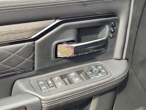 New 2025 RAM 3500 Limited image 9