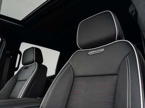 New 2026 GMC Sierra 1500 AT4X w/ LPO, Black Badging Package image 18