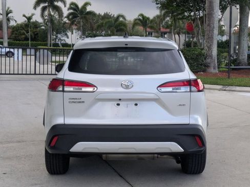 Used 2022 Toyota Corolla Cross L AWD/4WD image 6