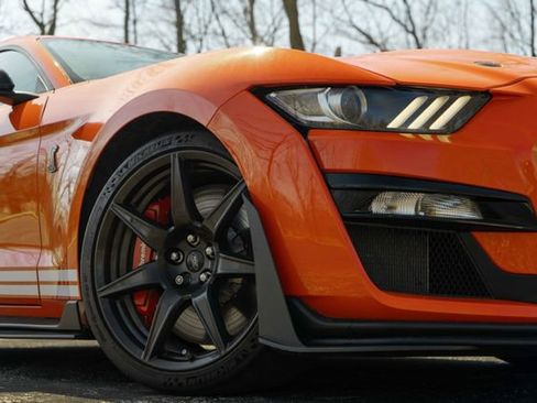 Used 2022 Ford Mustang Shelby GT500 w/ Carbon Fibre Track Pack image 34