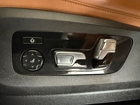 Used 2021 BMW X5 xDrive40i w/ Premium Package image 12