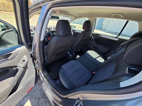 Used 2012 Volkswagen Golf 4-Door FWD image 24